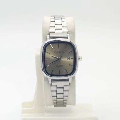 ساعت مچی زنانه کاسیو اولدمانی Casio با موتور کوارتز و تاریخ دار