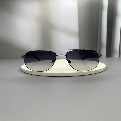 عینک آفتابی آیس‌برلین با فریم تیتانیوم و لنز پلی‌کربنات نشکن UV400 ic! berlin