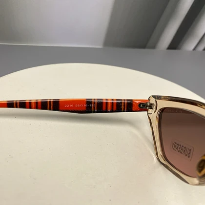 عینک آفتابی زنانه بربری با فریم کائوچو و لنز پلی‌کربنات UV400 Burberry Women