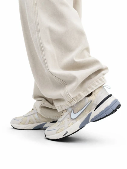 کفش کتانی مردانه نایکیv2k کرم طوسی نایک سفید Nike V2k