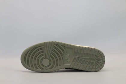 کتانی نایک جردن 1 لو تراویس اسکات بلک اولیو/ Nike Air Jordan 1 low Travis