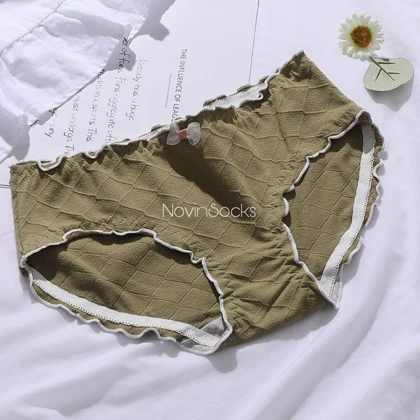 شورت لبه چین‌دار سایز XL ( مناسب سایز 38 الی 42)