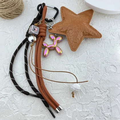 آویز کیف فانتزی ستاره‌ای: یک اکسسوری شیک و خاص