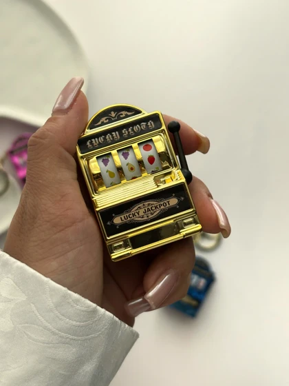 چارم بگ و جا کلیدی دستگاه بازی Lucky Jackpot