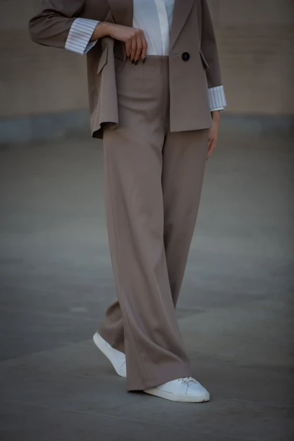 شلوار زنانه پرادا نقاب کج