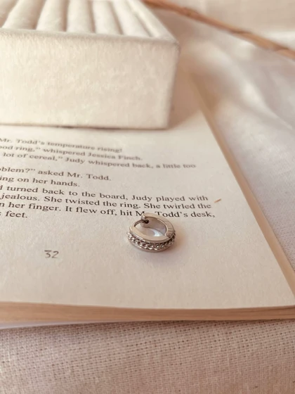 پیرسینگ گوش کارتیه