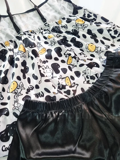 ست لباس خواب تاپ و شورتک ساتن طرح گاو