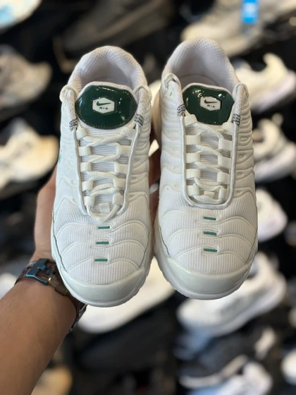 کتانی زنانه نایک تی ان