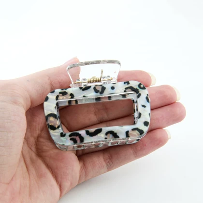 کلیپس زنانه مدل مکعبی پلنگی