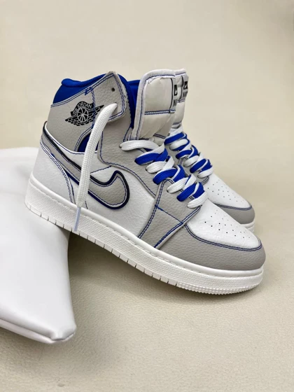 کتانی ونس ساق‌دار زنانه ساق‌دار ایر جردن بلو فانتوم NIKE JORDAN1 blue fantom کد :912 دختر طهرونی
