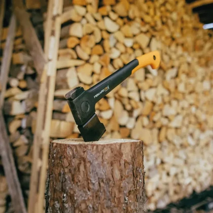 تبر FISKARS UNIVERSAL X18S