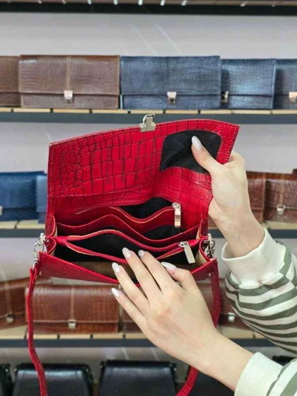 کیف چرم زنانه قرمز سنگی چرم اصل گاوی