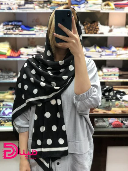 شال خال‌خالی سفید مشکی