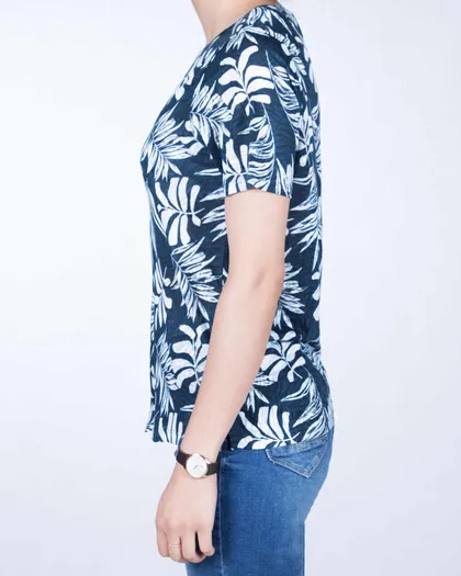 تیشرت زنانه طرح برگ