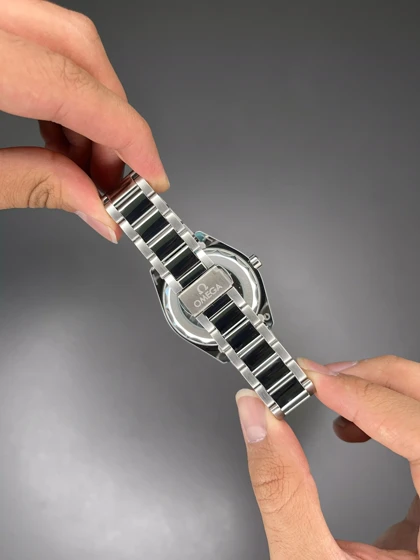 ساعت مچی امگا سیمستر جهان نما صفحه سبز Omega Seamaster Worldtimer