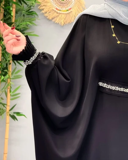 عبا مزونی الیزا نیوشا