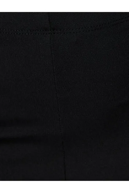 شلوار کاپری کمر باریک استاندارد 4SAK80555EK