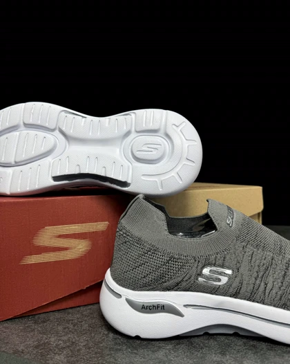 کتانی اسکیچرز جورابی