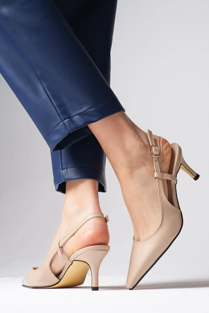 کفش پاشنه‌بلند کلاسیک زنانه میوگوستو mio-gusto