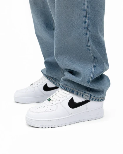 کفش کتانی مردانه مدل نایک ایرفورس 1 سفید مشکی Nike air force