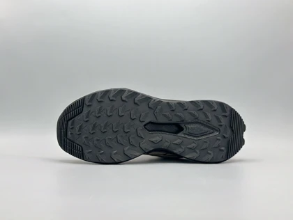 مونت گلیس کتانی اکستریم گریپ خاکی مشکی/Mont Glace Grip