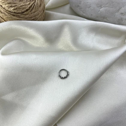 پیرسینگ گوش زنانه حلقه‌ای مدل درنا
