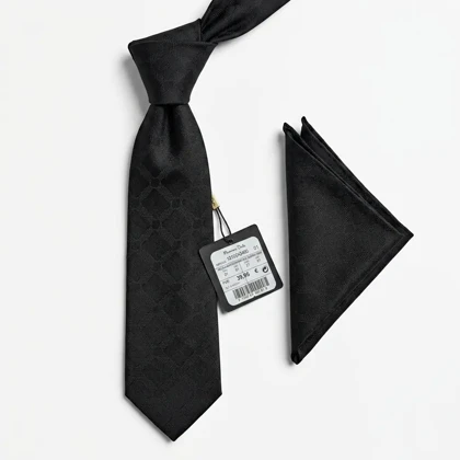 کراوات و پوشت دستدوز طرح گل 8 پر اسلیمی برند Massimo Dutti
