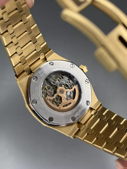 ساعت مچی اودمار پیگه اسکلتون بند طلایی صفحه سفید Audemars Piguet
