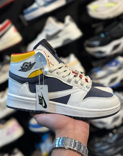 کتانی مردانه ترویس ساق‌دار سرمه ای سفید