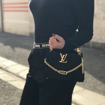 کیف زنانه لویی ویتون زنجیر دار وارداتی کد 1105