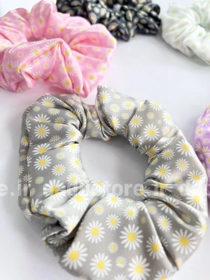 کش مو اسکرانچی ساتن طرح گل