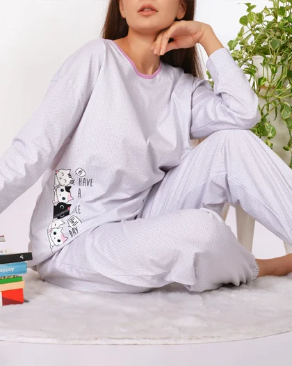 تیشرت و شلوار پنج گربه بازیگوش زنانه