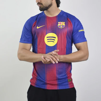 تیشرت فوتبالی پلیری بارسلونا مدل Nike-2025-26 آبی قرمز