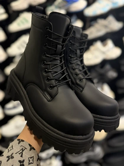 بوت لژدار برشکا