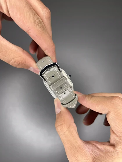 ساعت مچی کارتیه دومونت بند چرمی طوسی صفحه سفید Cartier