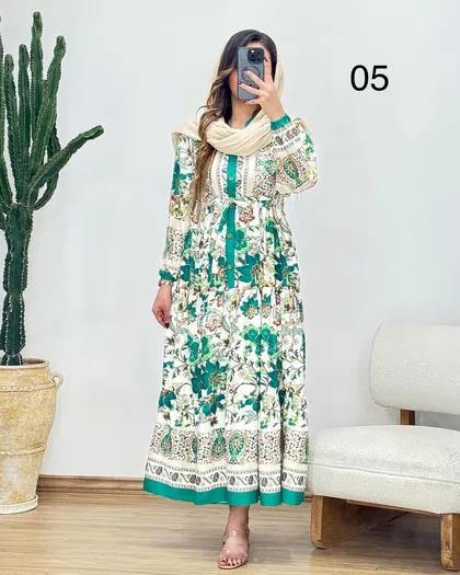 پیراهن طرح‌دار نیایش