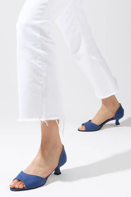 کفش پاشنه‌بلند کلاسیک زنانه میوگوستو mio-gusto