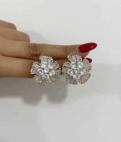 گوشواره مجلسی مدل گل زنانه 879