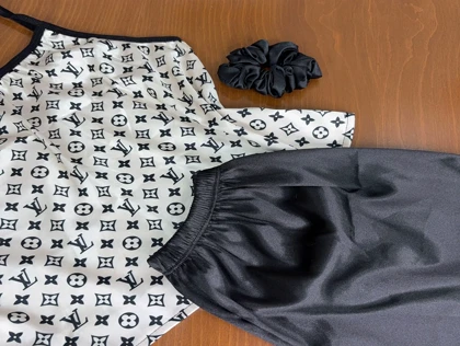 ست تاپ و شلوارک طرح لویی ویتون 074