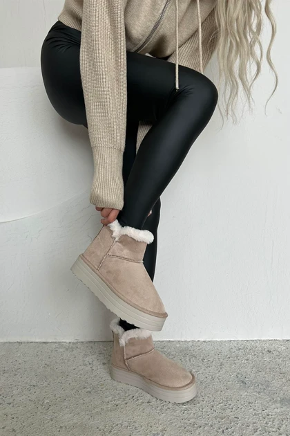 بوت و نیم بوت زنانه استراسونس straswans