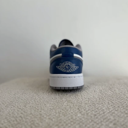 جردن 1 بدون ساق سورمه ای