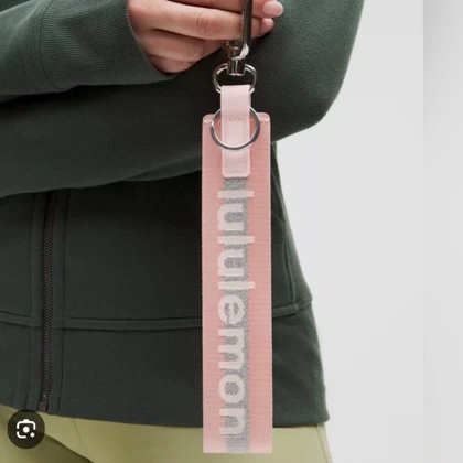 جاکلیدی لولولمون مدل Never Lost Keychain