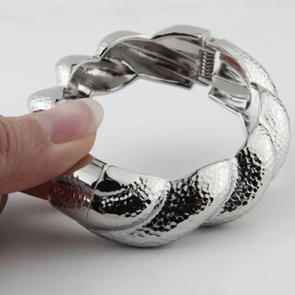 دستبند زنانه طرح طلا