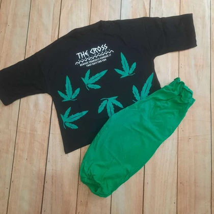 کراپ شلوارک مشکی طرح برگ