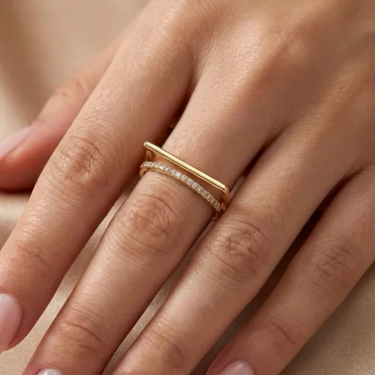 انگشتر زنانه مدل نکسا فریم طرح طلا با نگین کریستالی