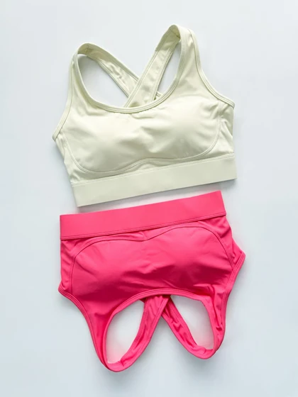 نیم‌تنه کاپ‌دار ورزشی حرفه ای قزن دار فلامنت بند ضربدری