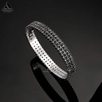 دستبند النگویی نگین‌دار Black Diamond Bracelet 01