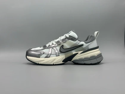 کتانی نایکی وی 2 کی ران نقره ای سفید کرم/Nike v2k