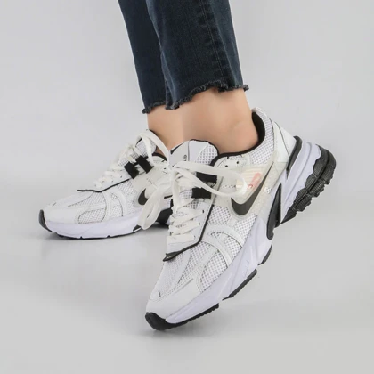 کفش و کتانی زنانه مدل نایک NIKE V2K رنگ سفید مشکی
