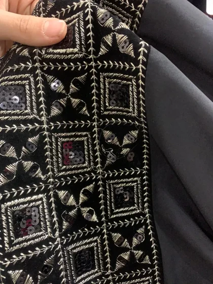 2098-عبایی سوزن دوزی (ایراد دار)